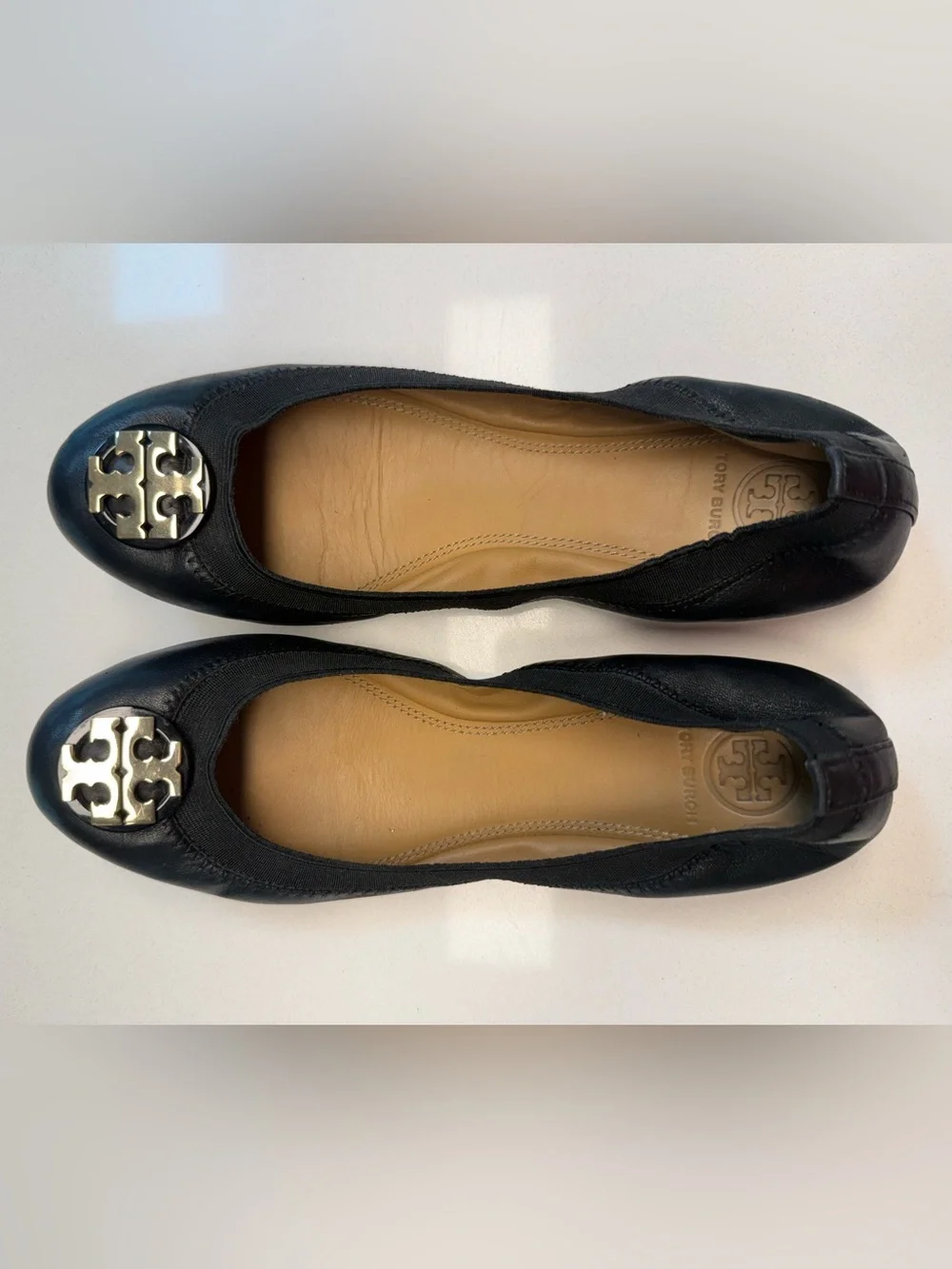 TORY BURCH Black Claire Elastic Ballet Flat with Gold Logo - Size 6.5